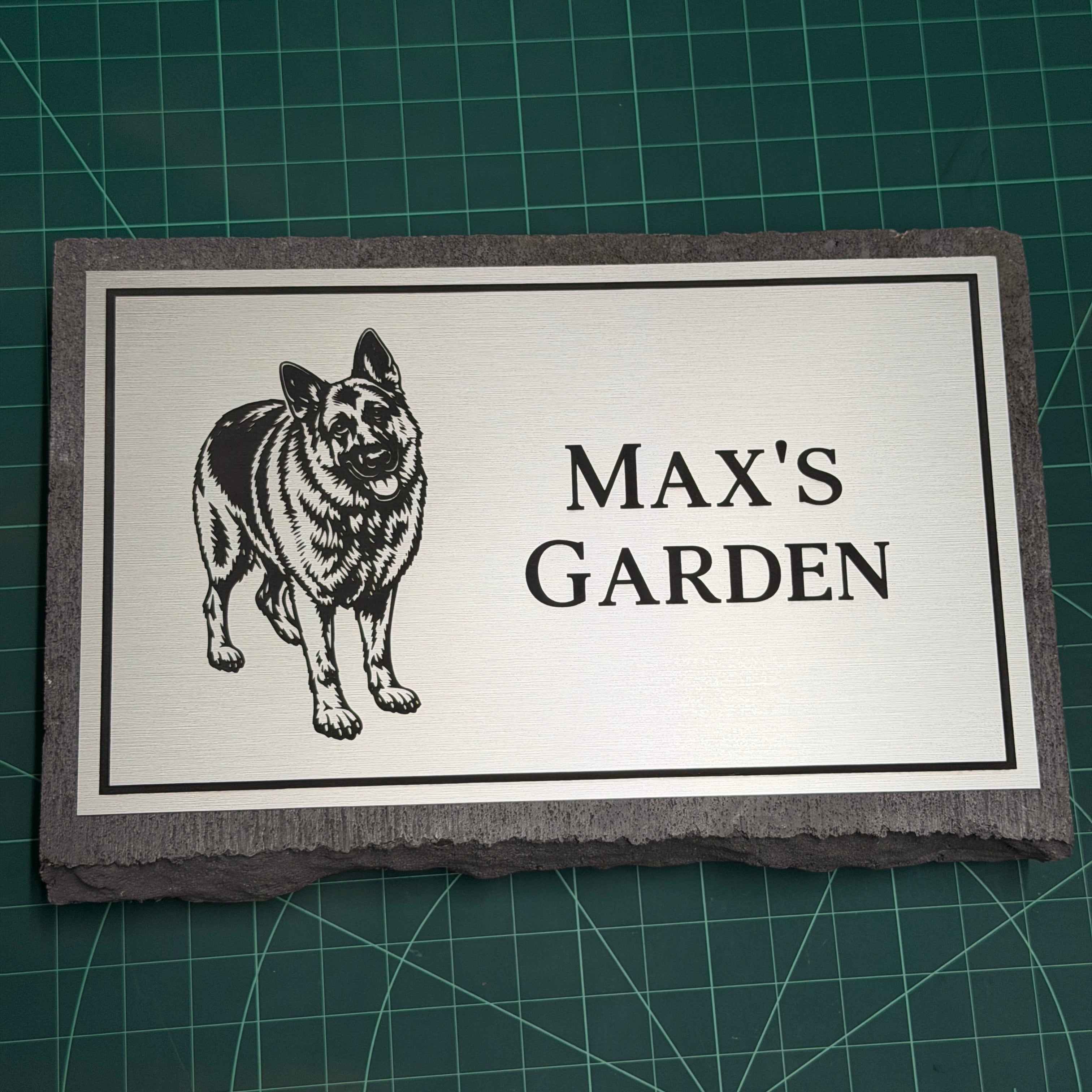 Personalised Outdoor Pet Remembrance Plaque