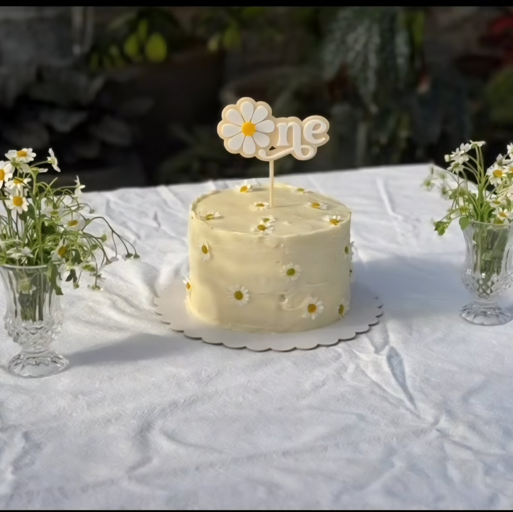 Daisy "One" Cake Topper – First Birthday Party Decoration